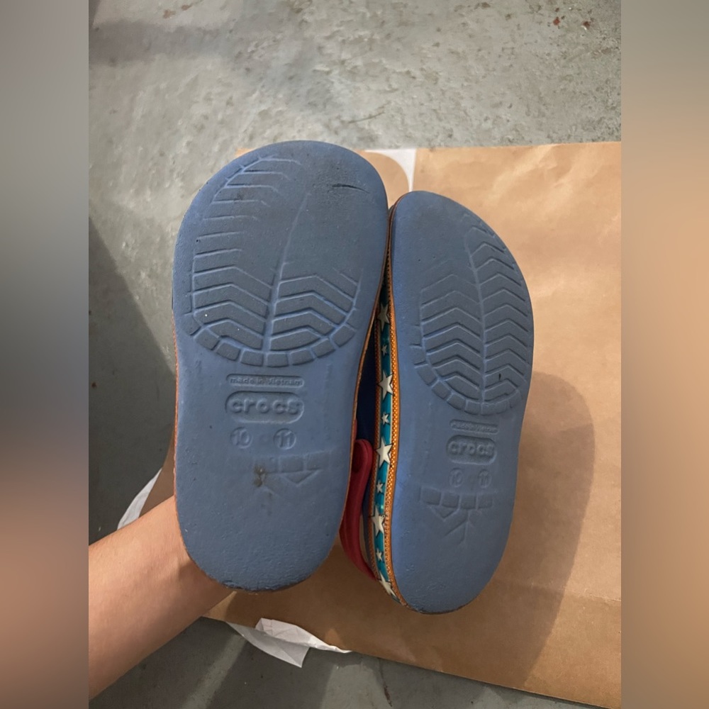 Crocs. - Picture 4 of 4